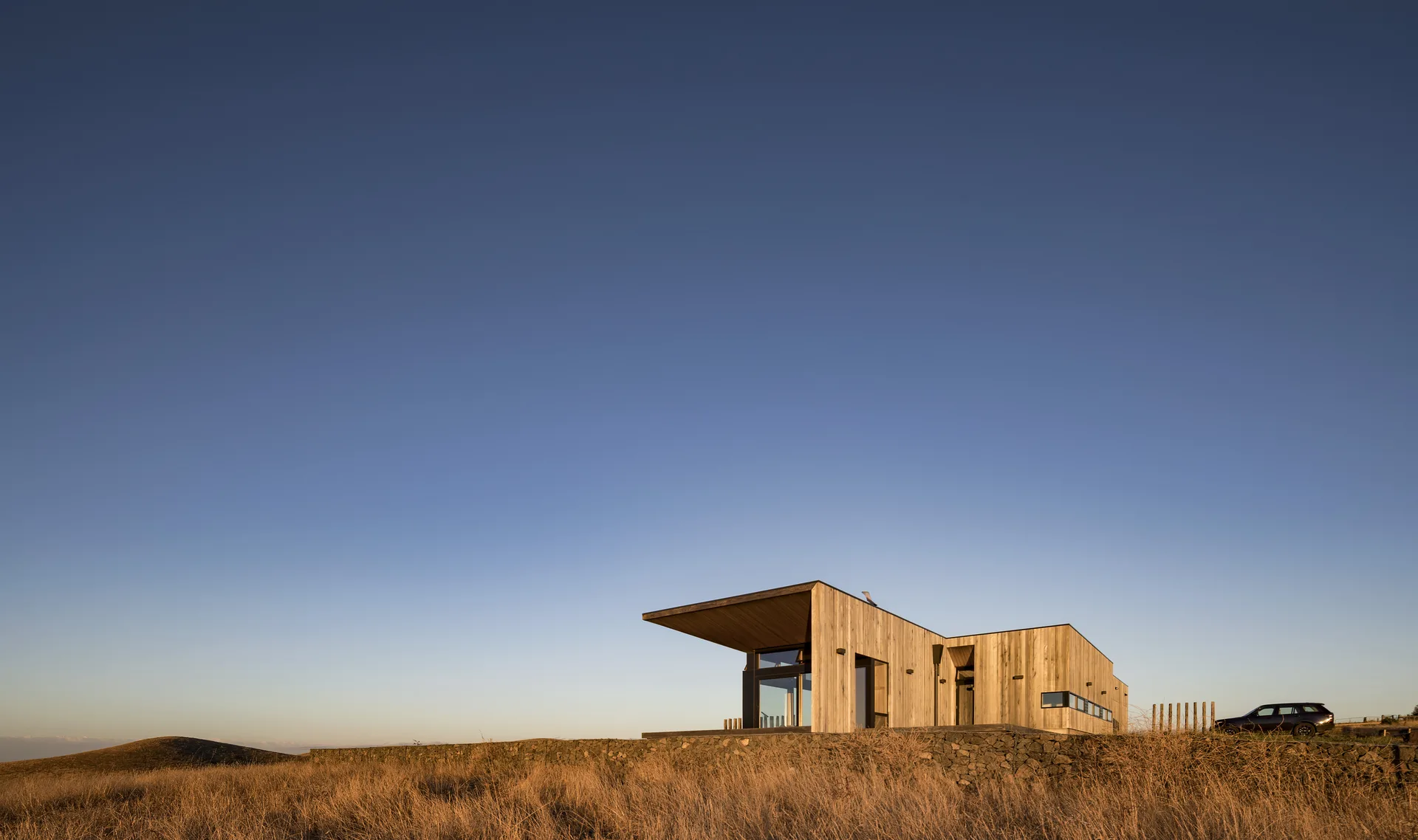 Edifício contemporâneo isolado, construção de raiz